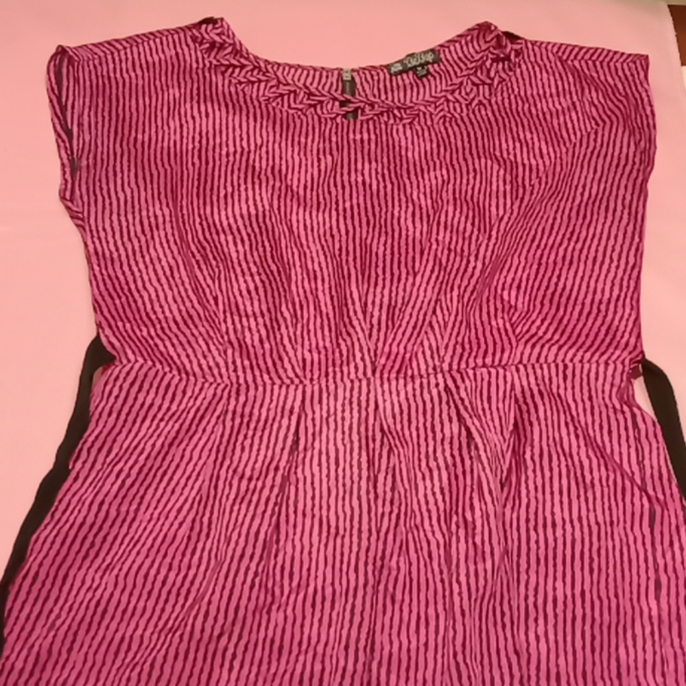 Beautiful 👗 DRESS - Picture 2 of 12